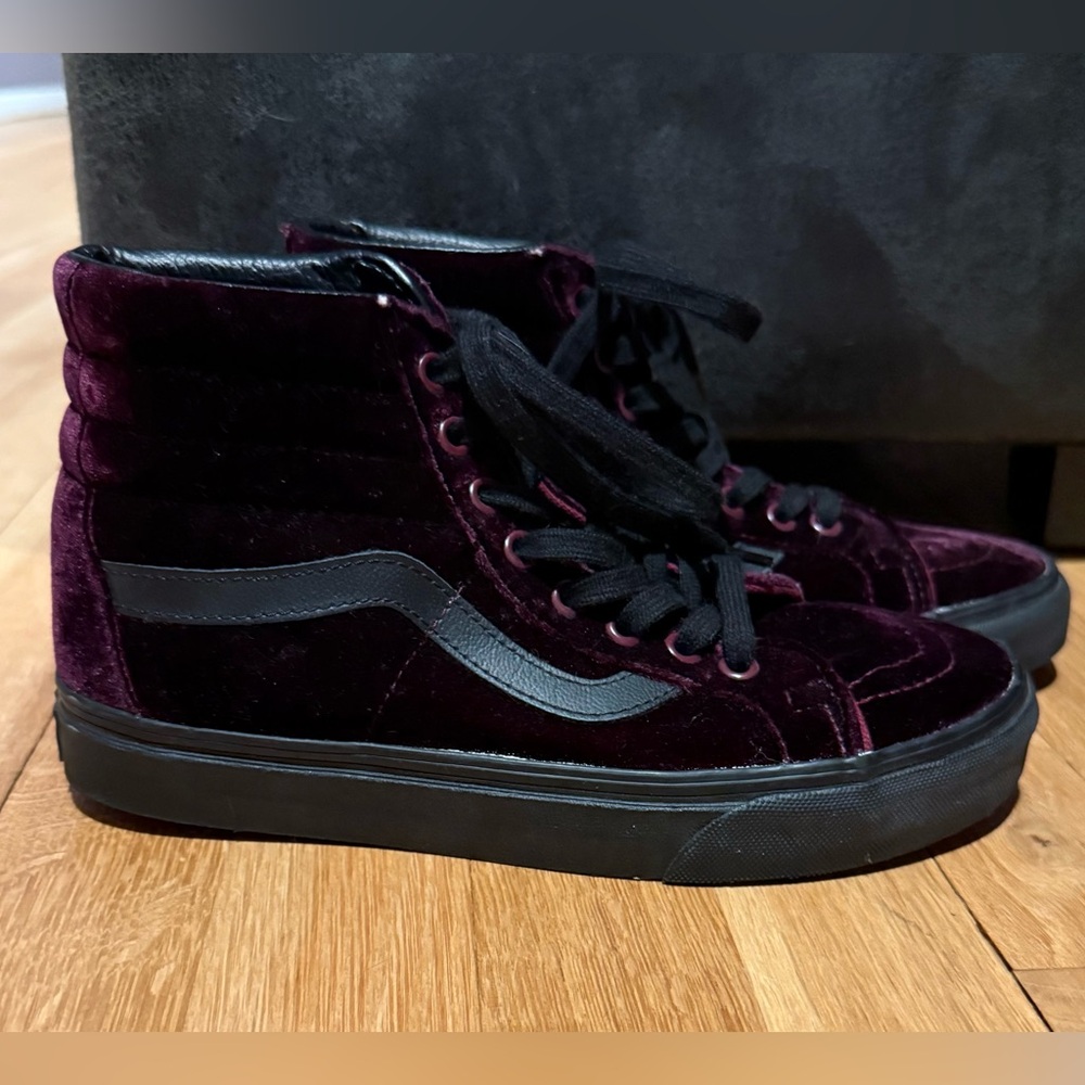 Vans Unisex SK8 HI Reissue Purple Velvet Sneakers